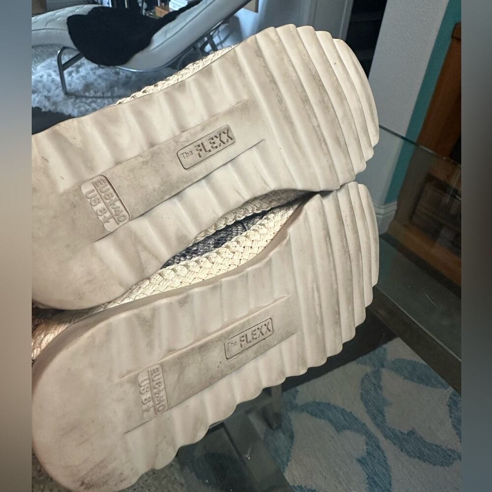 The Flexx snakeskin patterned woman's espadrille sneakers, size 8.5 - Picture 4 of 10